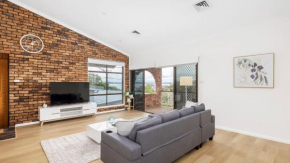 Government House, 35 Government Road - pet friendly , water views